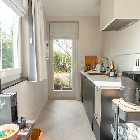 The Gentle Arch Schiphol Amsterdam Apartment