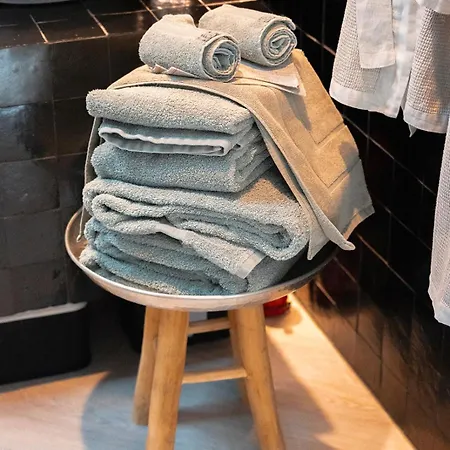 The Gentle Arch Schiphol Amsterdam *